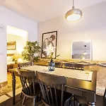 Studio Flat With Lovely Backyard In Nisantasi 伊斯坦布尔