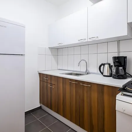 Studio Flat With Lovely Backyard In Nisantasi